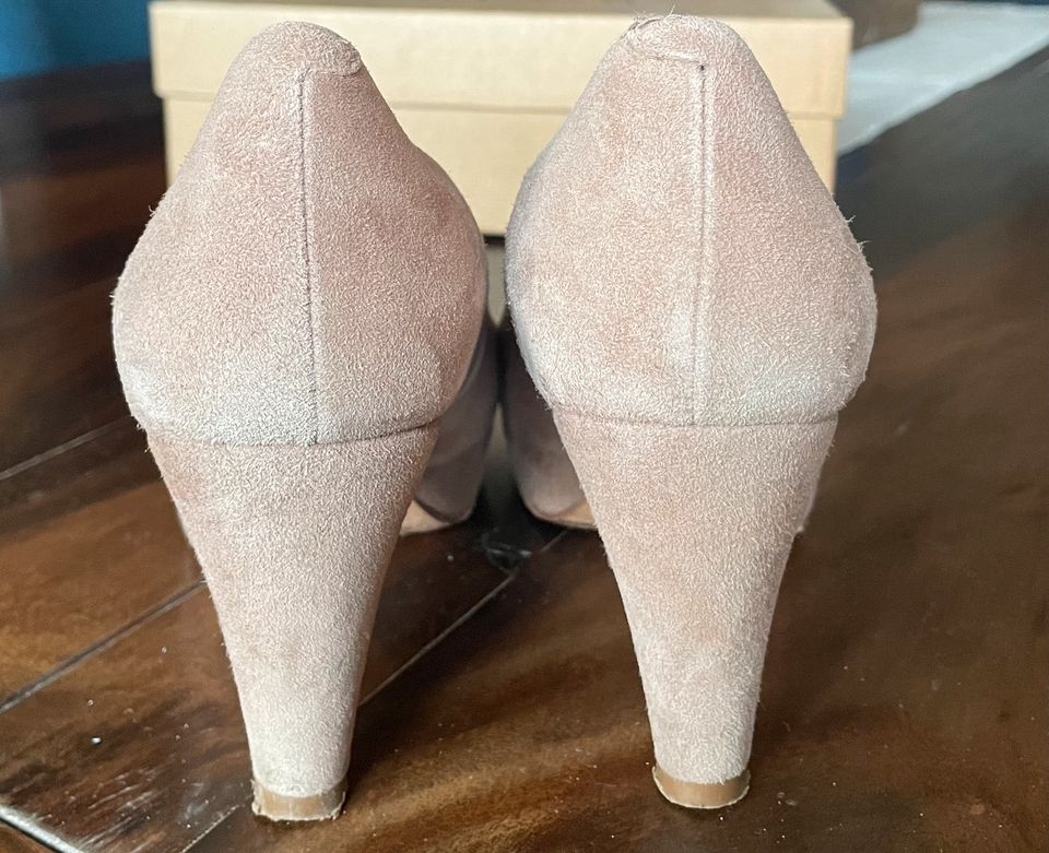 Unisa Plateaupumps Absatzschuhe taupe Gr. 39 in Stollberg