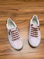 Tolle Schuhe sneaker Halbschuhe Größe 36 rosa/ weiße Punkte Sachsen - Markkleeberg Vorschau