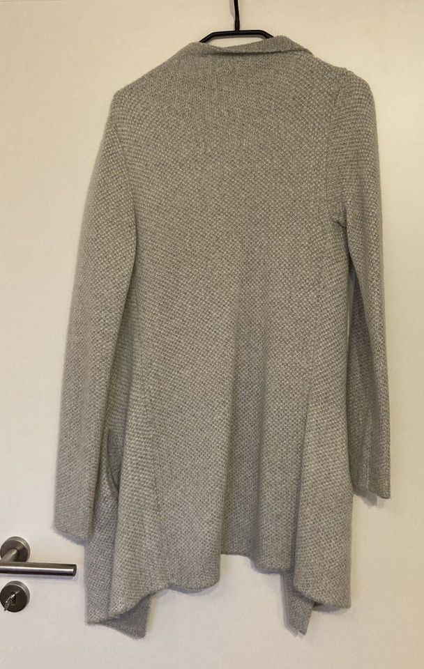 Graue Pimkie Strickjacke Größe: XS in Göggingen