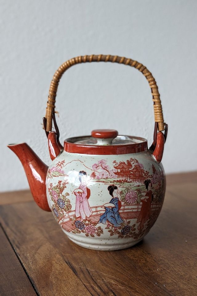 Teekanne chinesische Keramik handgemalt Vintage in München
