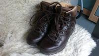 MEINDL BORNEO Trekkingstiefel Gr.39,5 Vollleder VIBRAM MFS DIGAFI Niedersachsen - Neustadt am Rübenberge Vorschau