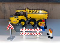 LEGO Baustellen Truck mit Bauarbeiter und Baustellen Ausrüstung Friedrichshain-Kreuzberg - Friedrichshain Vorschau