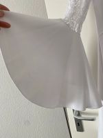 Weißes Kleid gr. M mit Trompetenärmel Berlin - Köpenick Vorschau