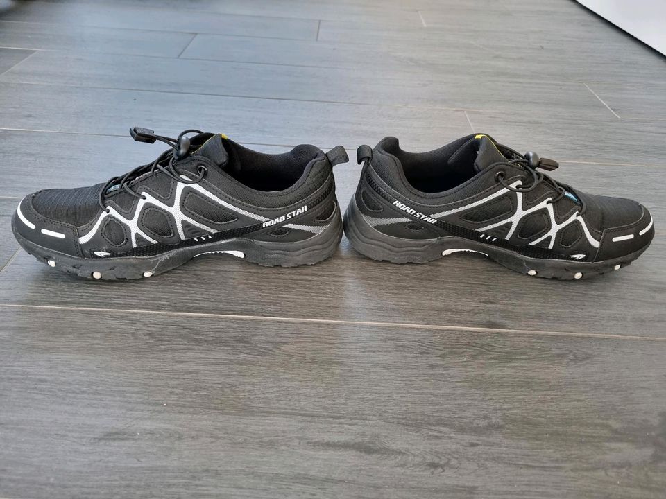 Road outlet star shoes
