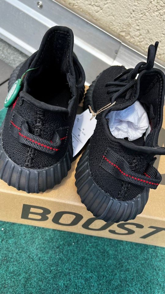 adidas Yeezy Boost 350 V2 Black Red (2017/2020) Schuhe in Hannover