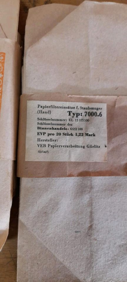 51 Stück Papierfiltereinsätze für DDR Staubsauger HS 7000.6 in Heidenau