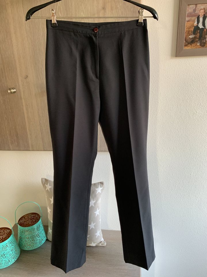 SASCH elegante Stoffhose schwarz Gr. 34  super leicht in Jörl