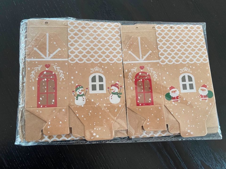 Adventskalender Häuser zum selber befüllen bzw.Geschenkverpackung in Moos