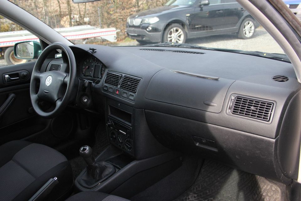 Volkswagen Golf 1.4 Comfortline in Salzkotten