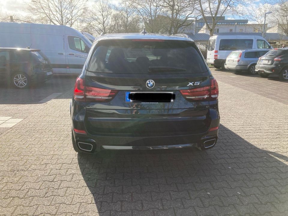 BMW X5 carbonschwarz metallic in Erftstadt