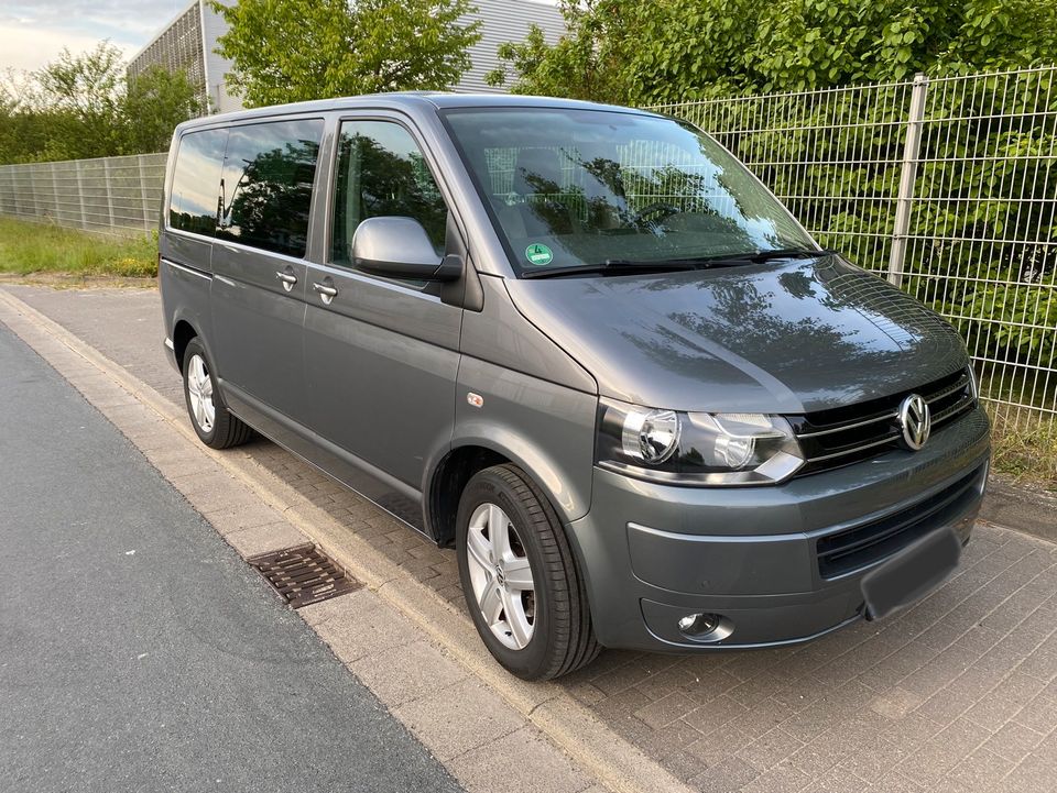 Volkswagen T5 in Gifhorn