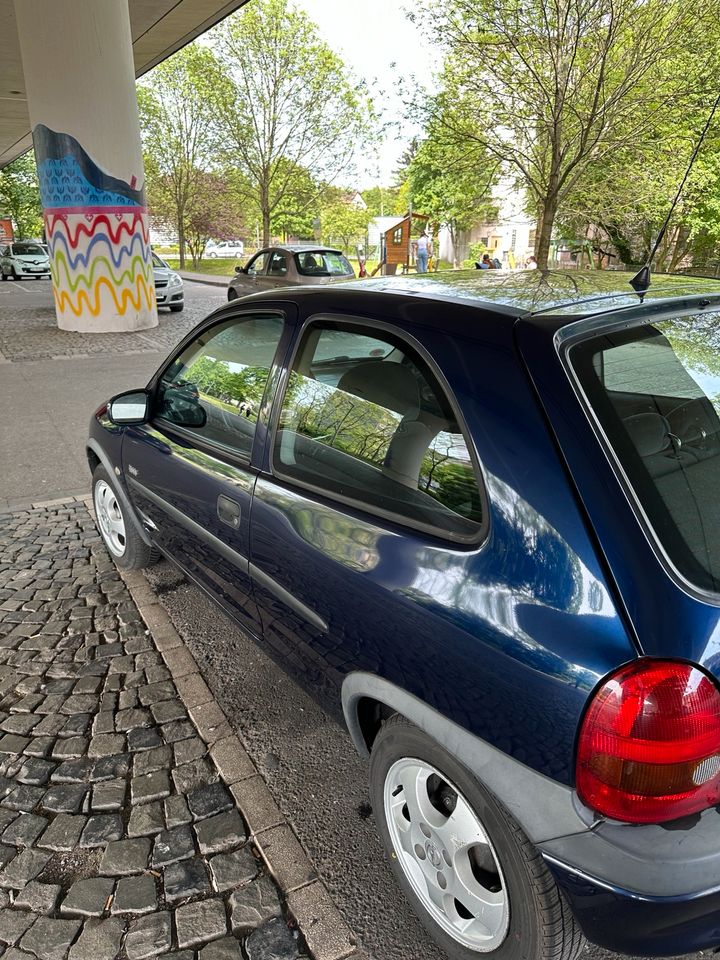 Opel Corsa B in Duisburg