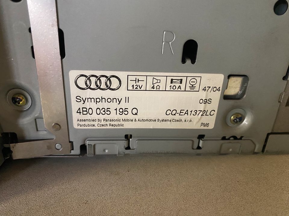 Audi A6 4b C5 Symphony 2 Autoradio 2 DIN mit Code in Zschopau