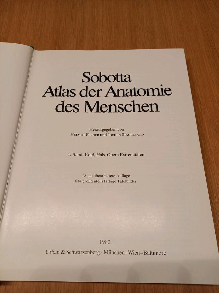 Sobotta, Atlas der Anatomie des Menschen, in 2 Bänden, 18.Auflage in Hannover