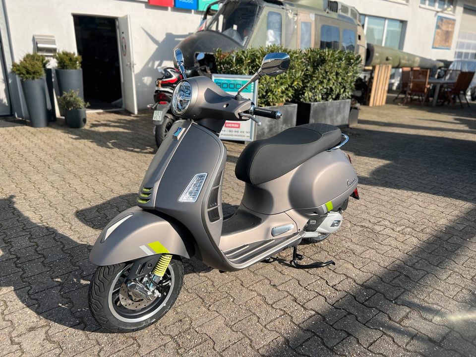 Vespa Gts 125 Supertech RST NEUFAHRZEUG in Leverkusen