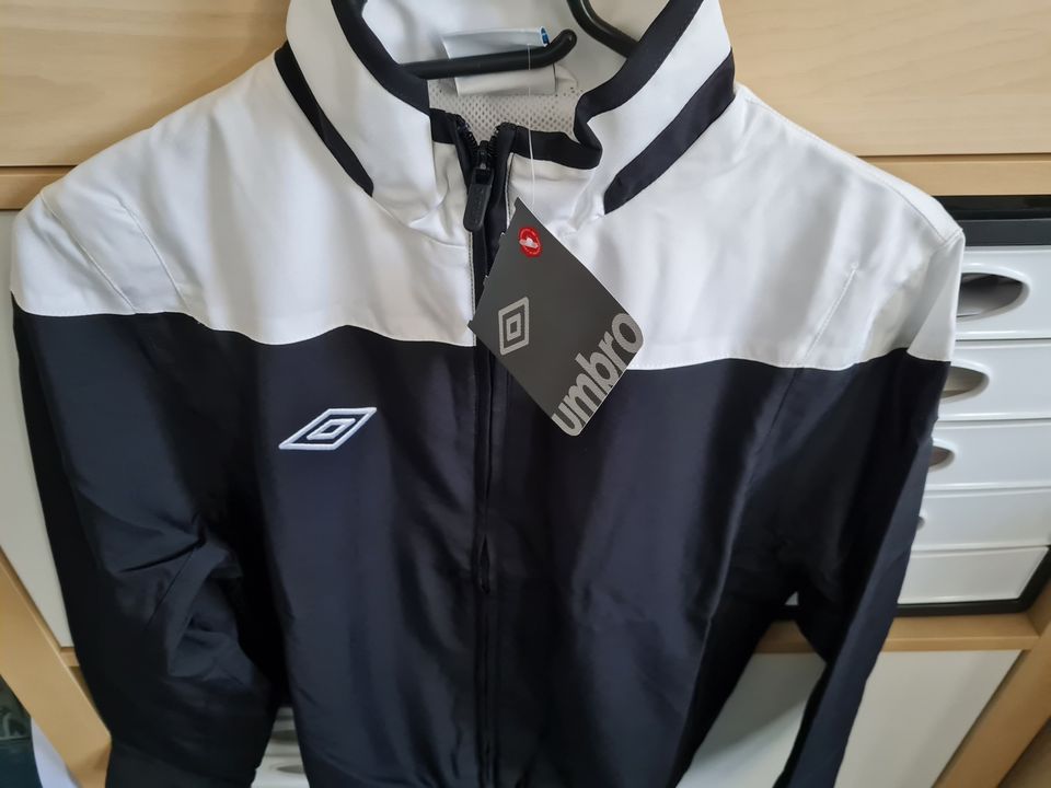 Umbro Trainingsjacke Jacke für Kinder Gr.146,152 und 158 Neu in Berlin