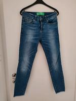 Benetton Jeans mit Fransen Gr. 29 Niedersachsen - Zeven Vorschau