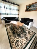 Wohnzimmer komplett möbel 2 sofa Tisch Wandbild 4 Kissen Teppich Nordrhein-Westfalen - Neuss Vorschau