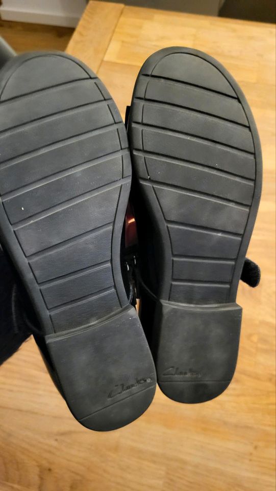 Clarks Ballerina Lackschuhe Mädchen festlich schwarz 32 in Berlin