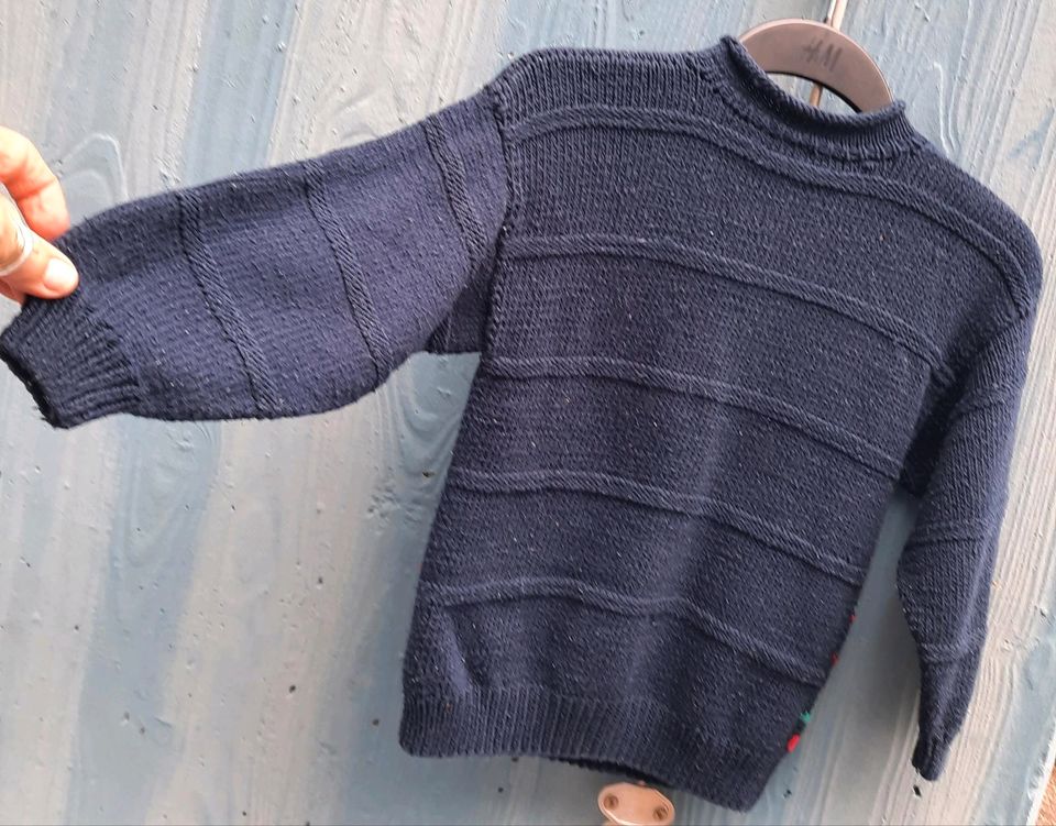 Selbst gestrickter Kinderpulli in Pirmasens