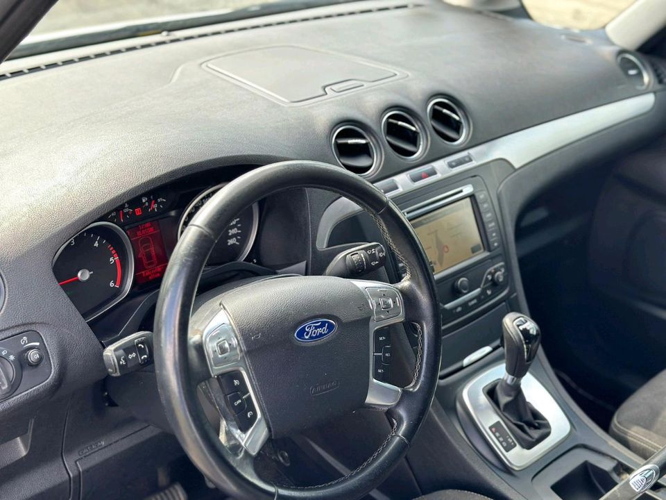 Ford Galaxy 2.0 TDCI Diesel Automatik 7-Sitzer Modell 2015 Navi in Berlin