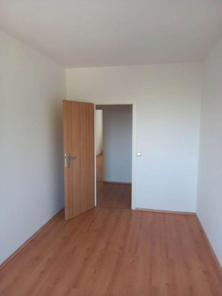 helle, freundlich, praktisch geschnittene 3-Raum-Wohnung in Gera Lusan in Gera