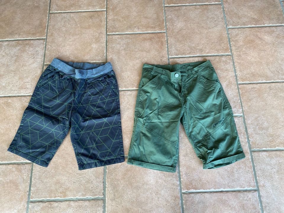 2 Shorts kurze Hosen 170 Khaki grau Jogger Takko Chapter Young in Attendorn