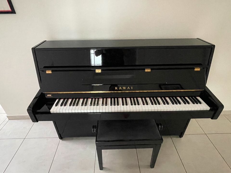 Hochwertiges Kawai Klavier Modell K15 mit Gratis-Metronom! in Dresden