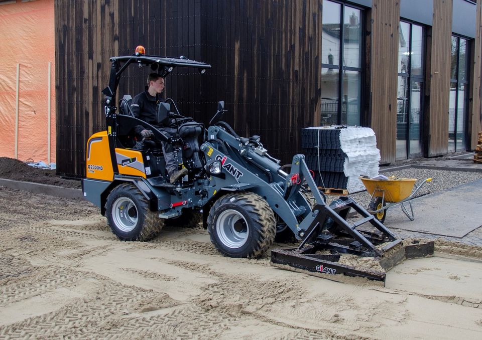 Radlader - Hoflader GIANT G2500 HD kaufen o. mieten in Großweil