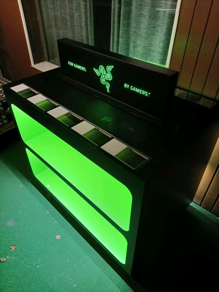 Razer   Theke / Komode TOP eyecatcher in Frankfurt am Main