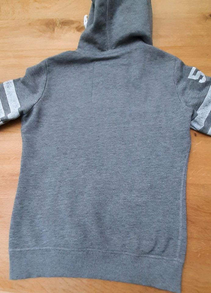schönes Sweatshirt  - superdry  - hoodie  - grau - Gr.S - Top! in Issum