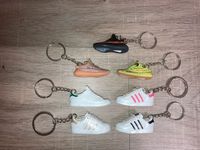 Adidas miniatur Sneaker / Schlüsselanhänger / Diverse Nordrhein-Westfalen - Langenfeld Vorschau