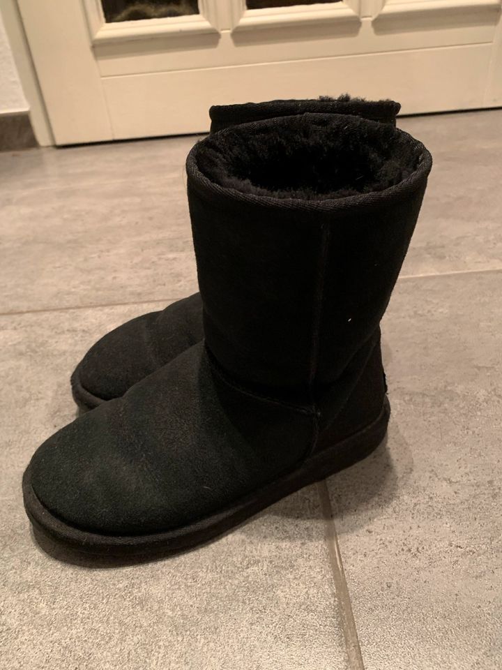 schwarze UGG Boots in W6, entspricht einer 36, Classic Short in Eltville