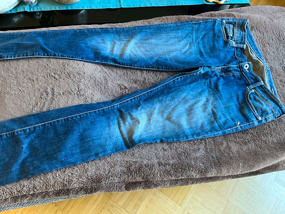 Jeans von GUESS in Pampow