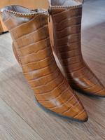Menbur Stiefeletten- neu / Senffarben Hessen - Friedrichsdorf Vorschau