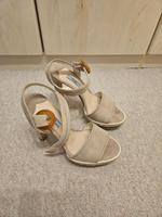 Prada Plateausandalen, Größe 40 Wandsbek - Hamburg Bramfeld Vorschau