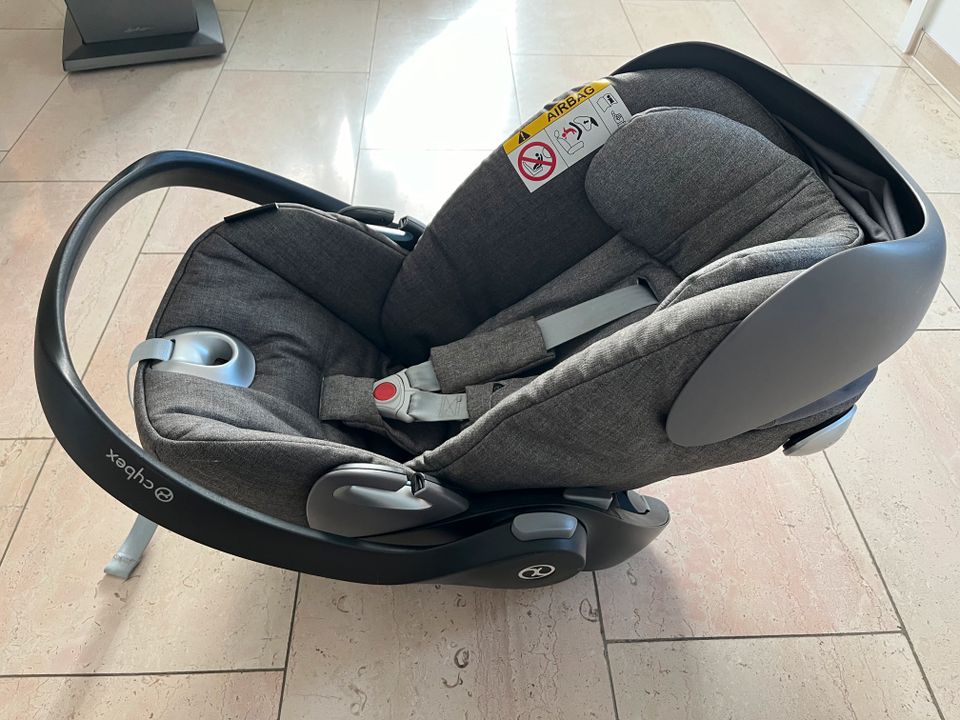 Babyschale CYBEX Platinum Cloud Q Plus mit Station Base Q-Fix in Beckum