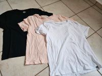 3 T-Shirts XL Damen neu ungetragen schwarz rose weiß Nordrhein-Westfalen - Rheinbach Vorschau