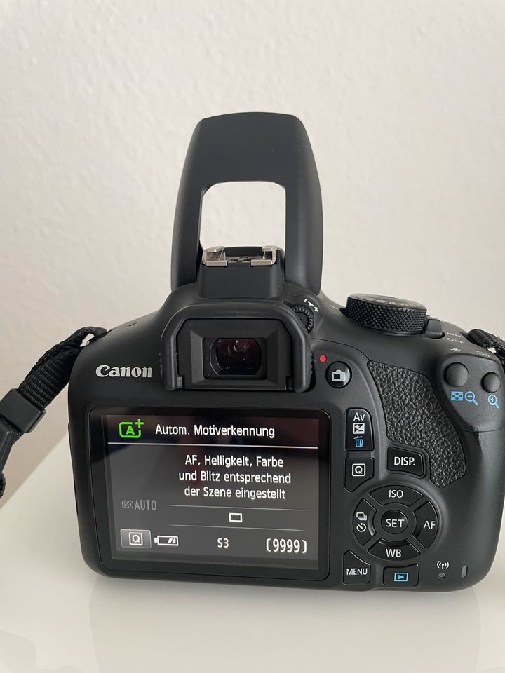 CANON EOS 1300D mit Zubehör in Bad Lippspringe