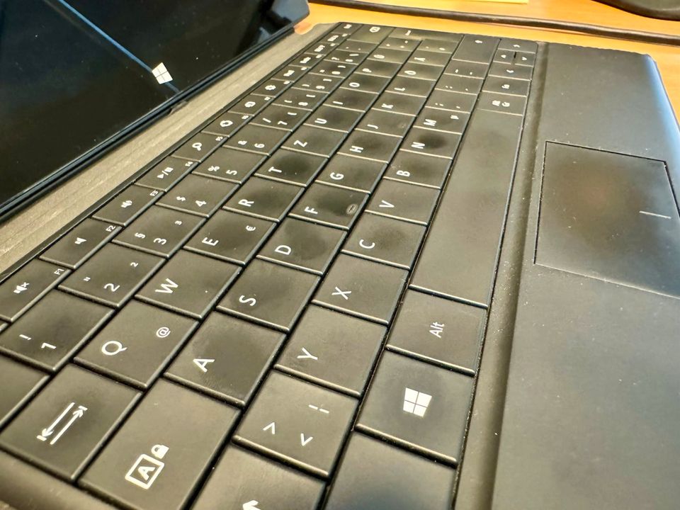 Surface 2 Pro - Windows 11 - i5-4300U, 8GB RAM, 256GB SSD in Münchberg