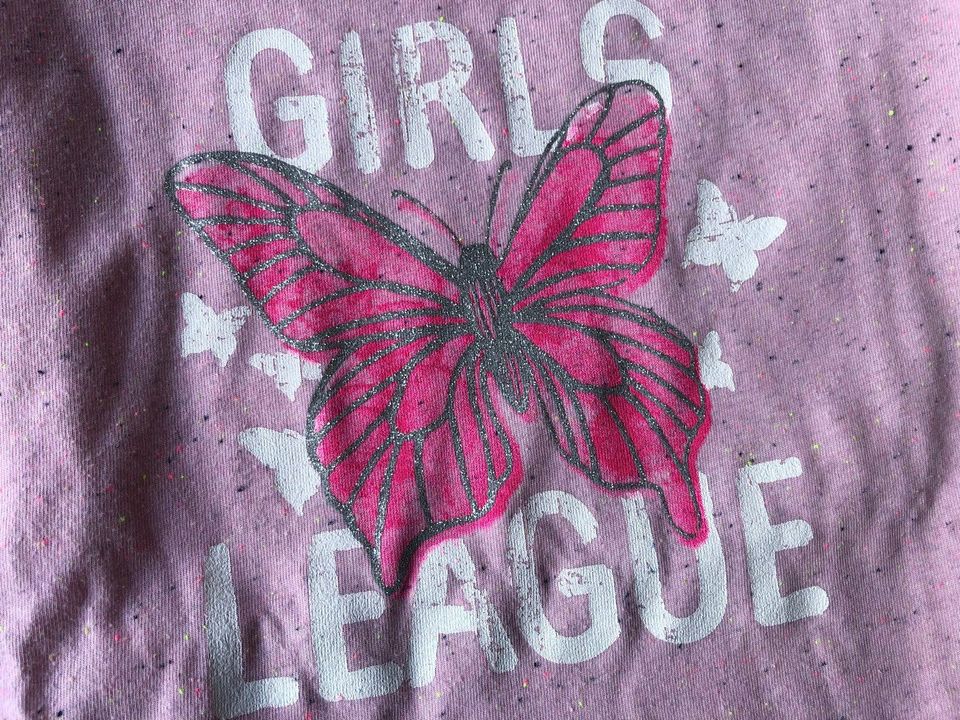 TOP T-Shirt "Girls League", Schmetterling, rosa, Gr. 134/140 in Markt Schwaben