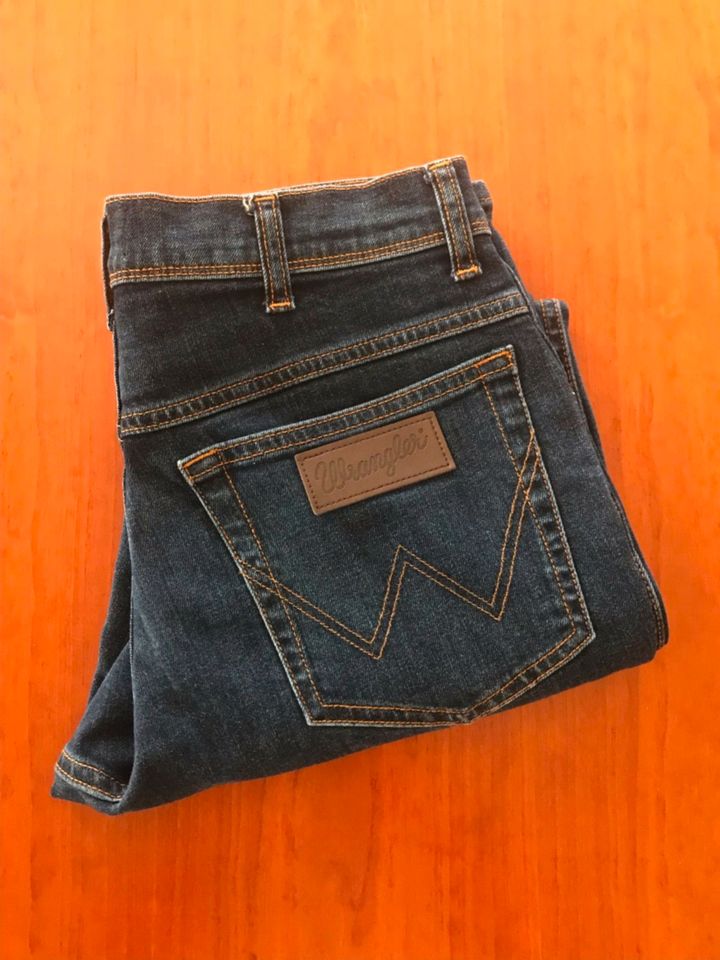 Wrangler Jeans Texas Taper, 30 x 30, neuwertig in Hille