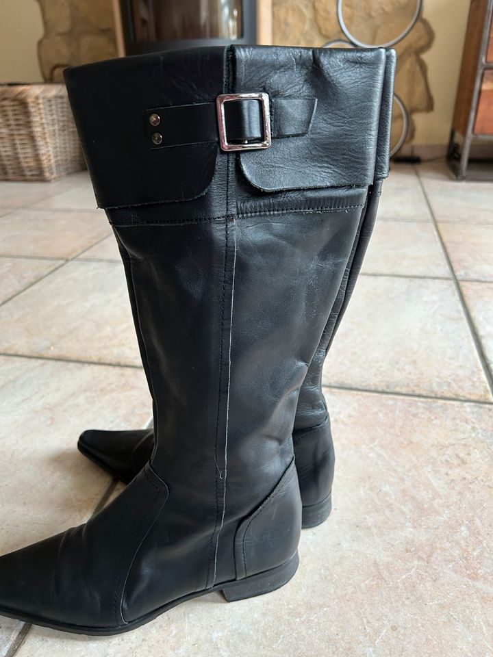 Zara Stiefel Gr. 39, schwarz in Neumünster