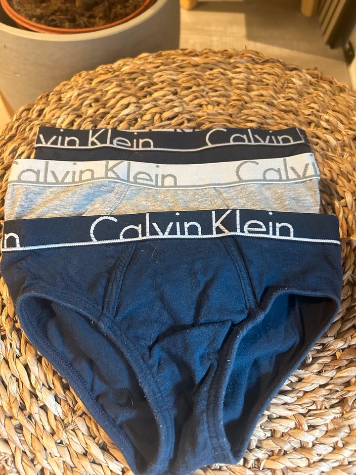 Calvin Klein Slips Unterhosen Gr.104/110 im Set in Gelsenkirchen