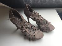 Highheels/Peeptoes taupe 39 Hessen - Felsberg Vorschau