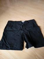Kurze schwarze Bermuda von Esprit - Größe 42 Bayern - Erdweg Vorschau