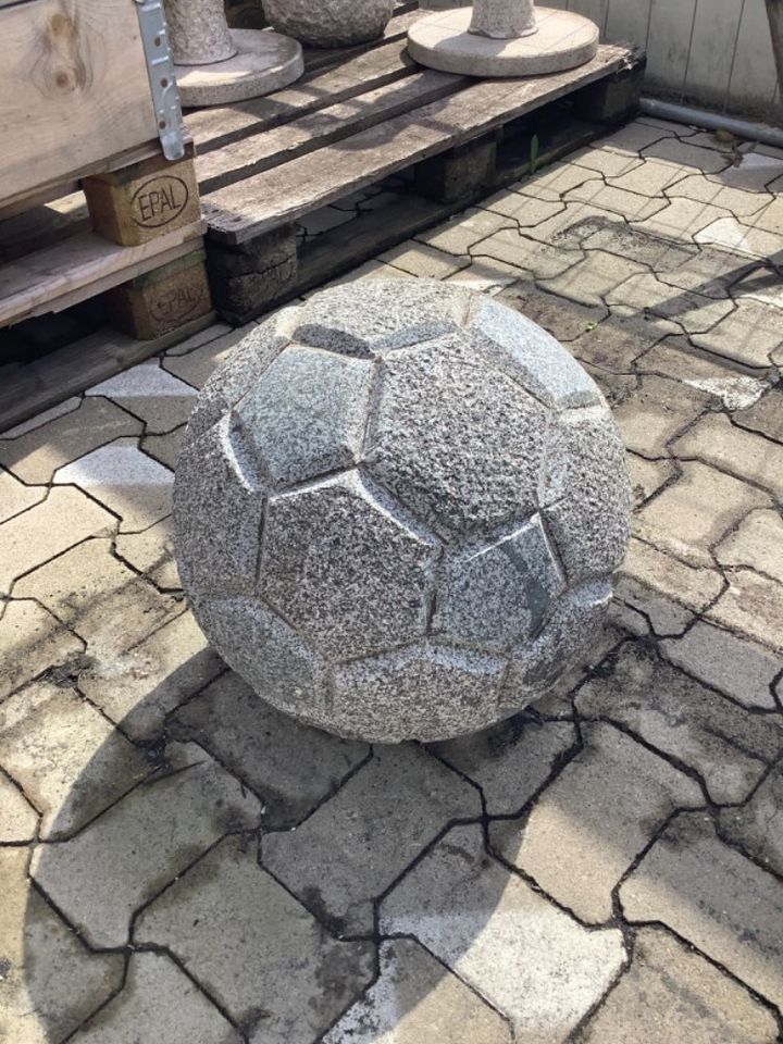 Granitfussball, dia. 40cm, hellgrau in Salzgitter