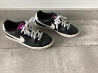 Sneaker Nike schwarz 36,5 Hessen - Rodgau Vorschau
