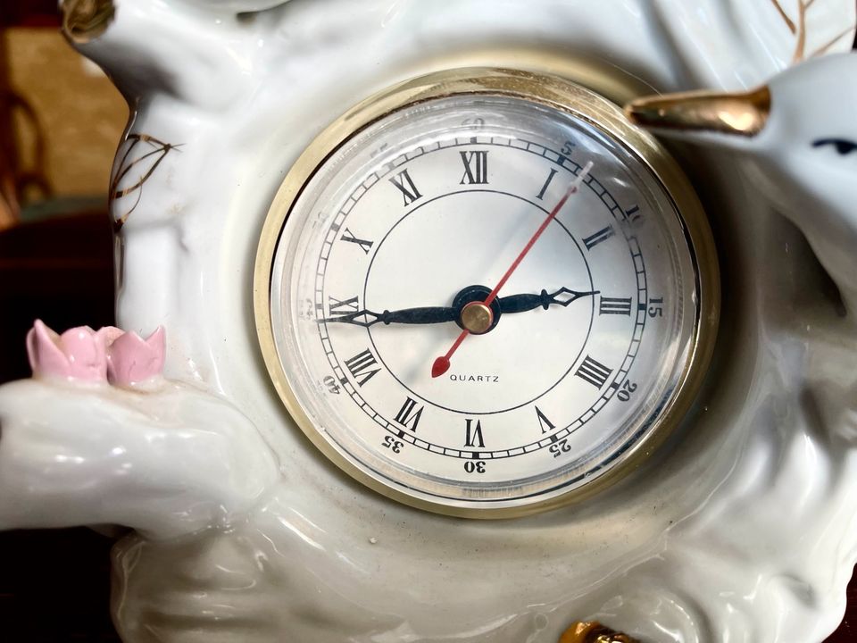 Kaminuhr Küchenuhr Uhr aus Porzellan Deko in Leuna