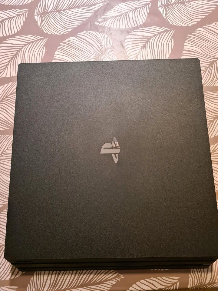 PS4 Pro 1 TB in Kirchheim bei München